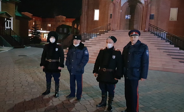 Совместно с сотрудниками полиции приняли участие в охране общественного порядка на Пасхальных Богослужениях
