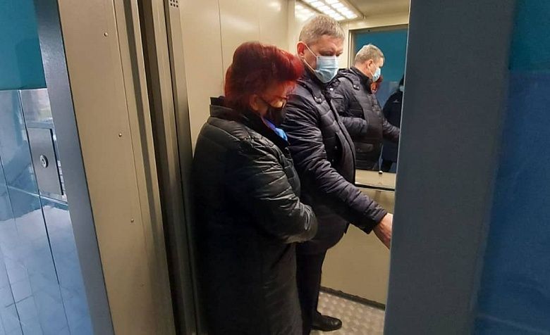 Общественный контроль работы по замене лифтов в д.№ 23/37 на пр. Космонавтов. 