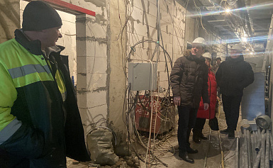 Общественники посетили строительную площадку на ул. Легостаева