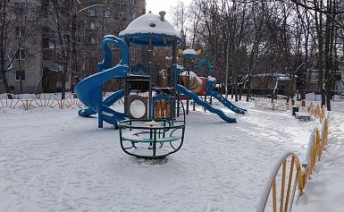 10 февраля Общественная палата г.о.Королев, после снегопада, в рамках нацпроекта "Демография" провела контроль содержания детской игровой площадки по адресу ул. Комитетский лес, д.2