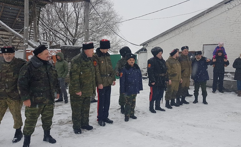 Приняли участие в торжественном вручении погон казакам-кадетам
