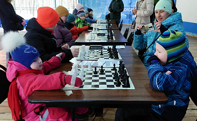 Мастер-класс по шахматам и сеанс одновременной игры от «Совёнка»
