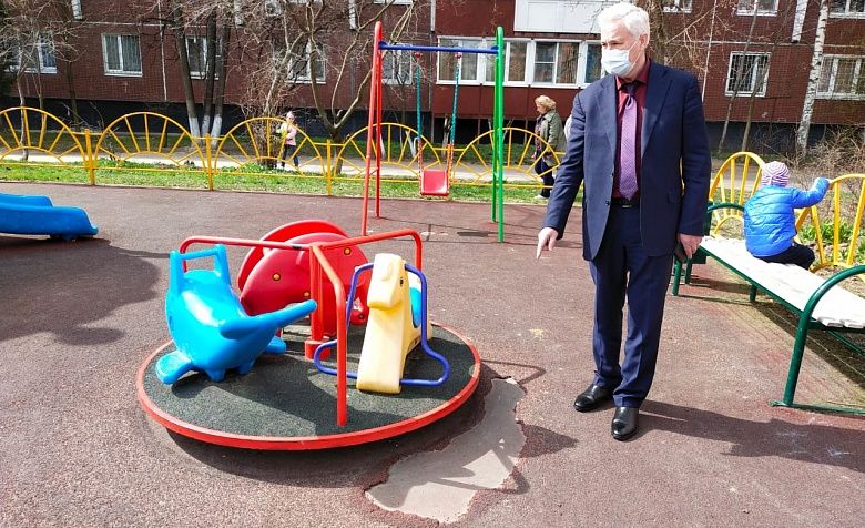 Общественная палата г.о.Королев в рамках контроля за реализацией национального проекта "Демография" провела проверку детских игровых площадок, 
