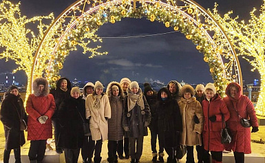 Организовали и провели экскурсию «Огни новогодней Москвы» для активных членов профсоюзного движения. организовала и провела экскурсию «Огни новогодней Москвы» для активных членов профсоюзного движения