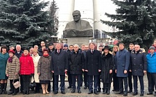 Возложение цветов к памятникам С.П.Королёва в день празднования 113-летия со дня его рождения 12