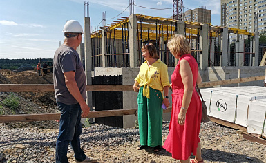  Провели общественный мониторинг строительства детского сада на 250 мест и школы на 825 мест в районе "Самаровки"