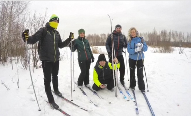 Члены общественной палаты организовали прогулку на лыжах для коллег и их друзей