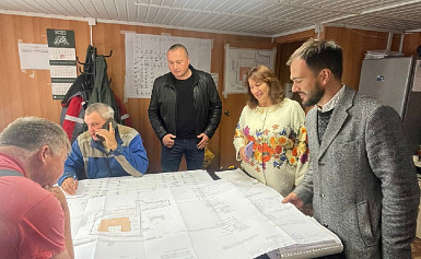 Проверка хода строительства новой школы в Первомайке продолжается.